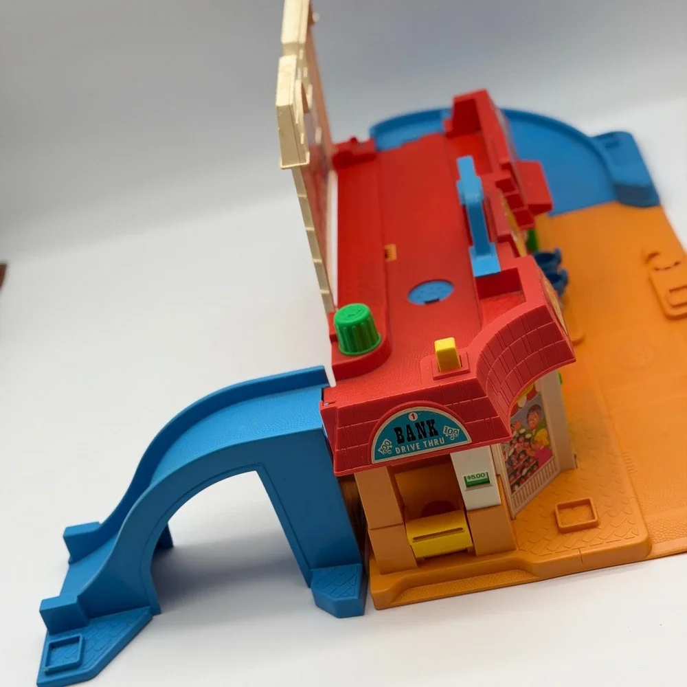 Vintage‎ 1986 Fisher-Price Main Street Playset 2500 Town Fire House Market Toy